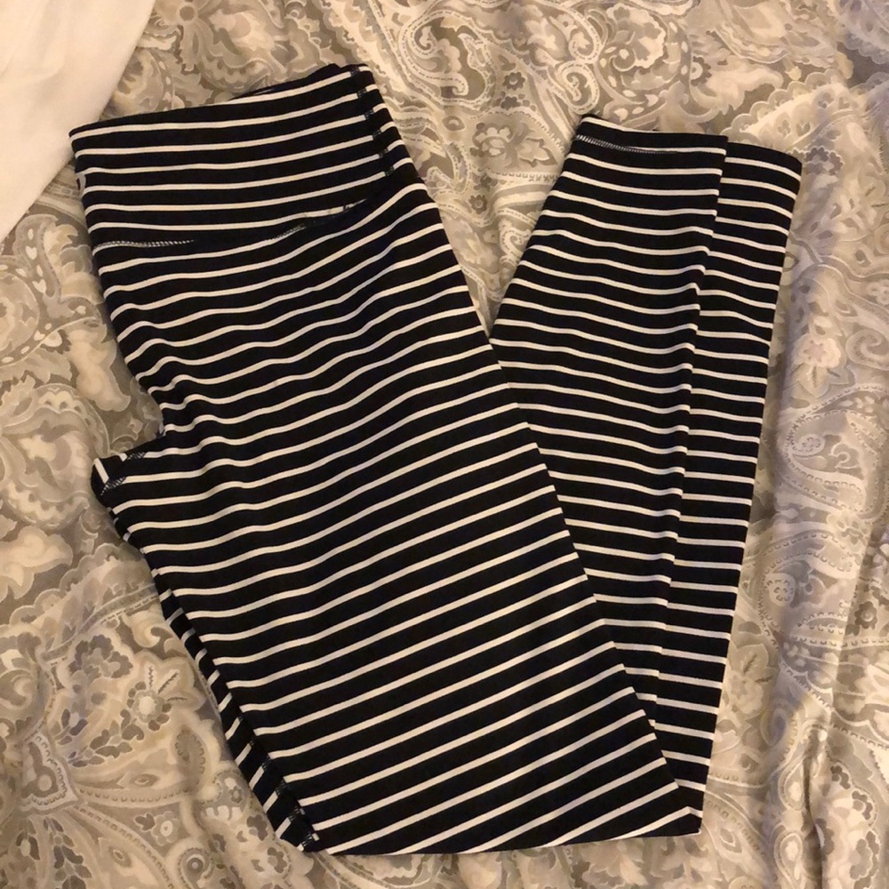 Scorpio Sol (lululemon parallel stripe) leggings
